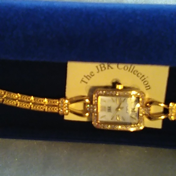 Jacqueline Kennedy's Gold Plated Watch - Picture 6 of 14
